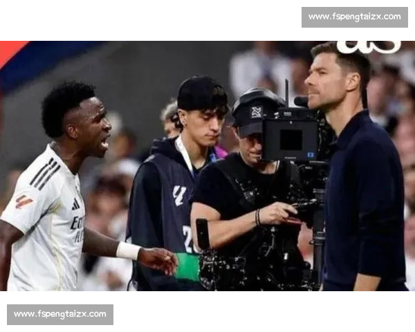 国家德比闹剧!威尼修斯暴怒拒握帅手:我现在就走 国家德比闹剧!威尼修斯暴怒拒握帅手:我现在就走